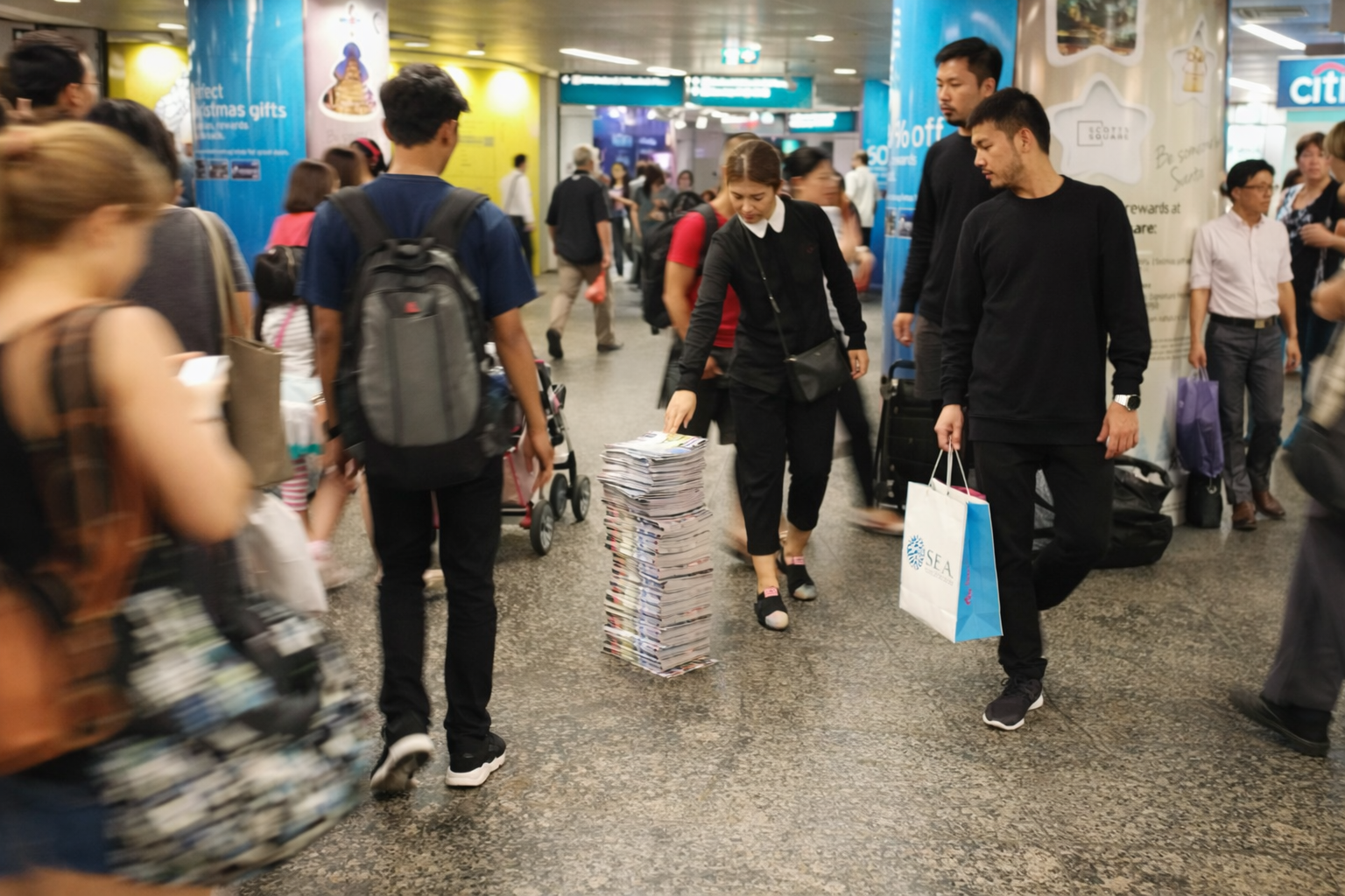 booklet-distribution-singapore-mrt (main)